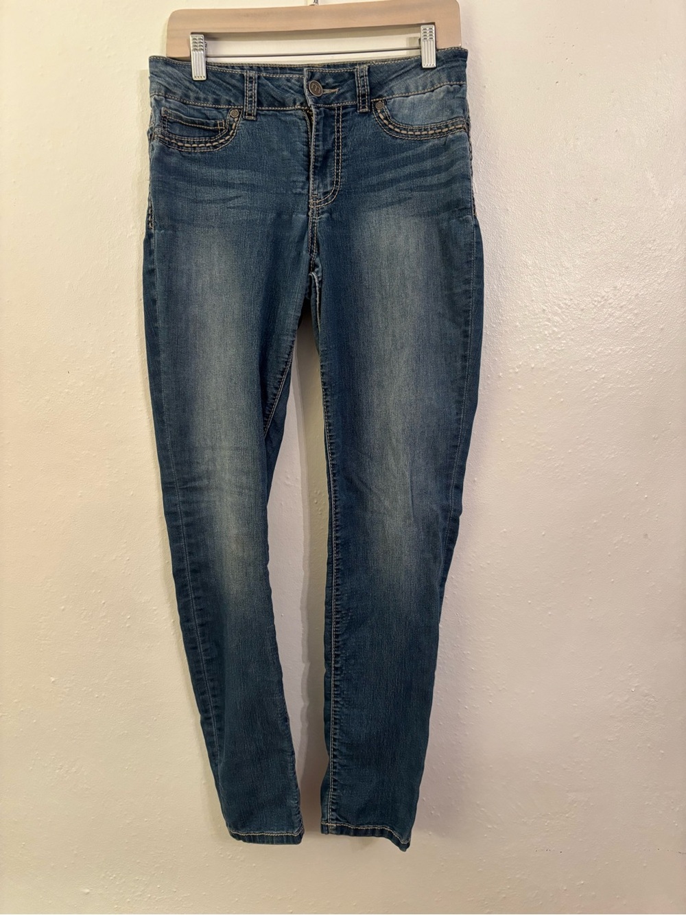 Maurice’s- Slim Fit Women’s Jeans in Medium Blue